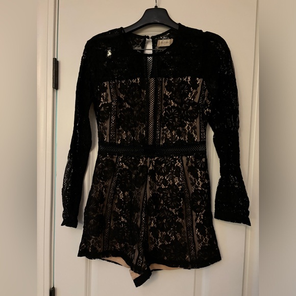 Black long sleeve romper - Picture 1 of 3